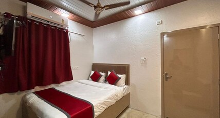 Hotel Sai Shradha Room Type - Ac Deluxe Room