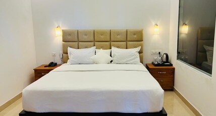 Lavilla Lake Resort And Restaurant Room Type - Deluxe room