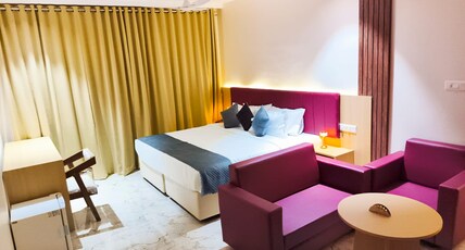 HOTEL MERIDIAN BLUE Room Type - Premium