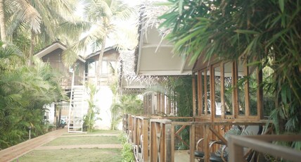 Seascape by sand sapphire Room Type - AC partial sea view cottages