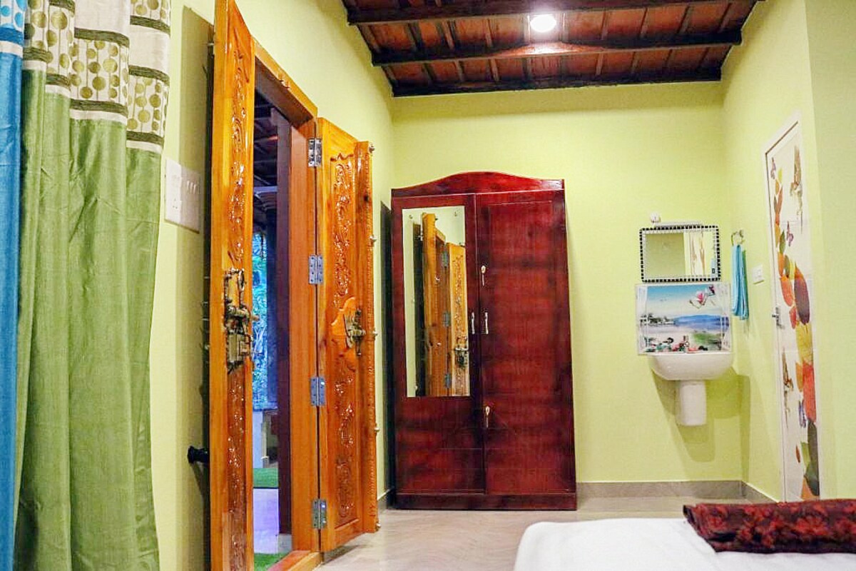 Munroe Meadows | Rooms in a Homestay - Tap to explore photos