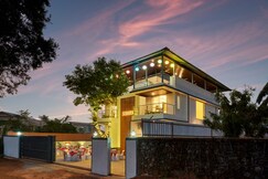 Drizzle Resort With Swimming Pool Near Mapro Garden
