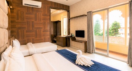 The Dream Hills Resort  A Scenic Mountain View Retreat Room Type - Premium Triple Room with Balcony