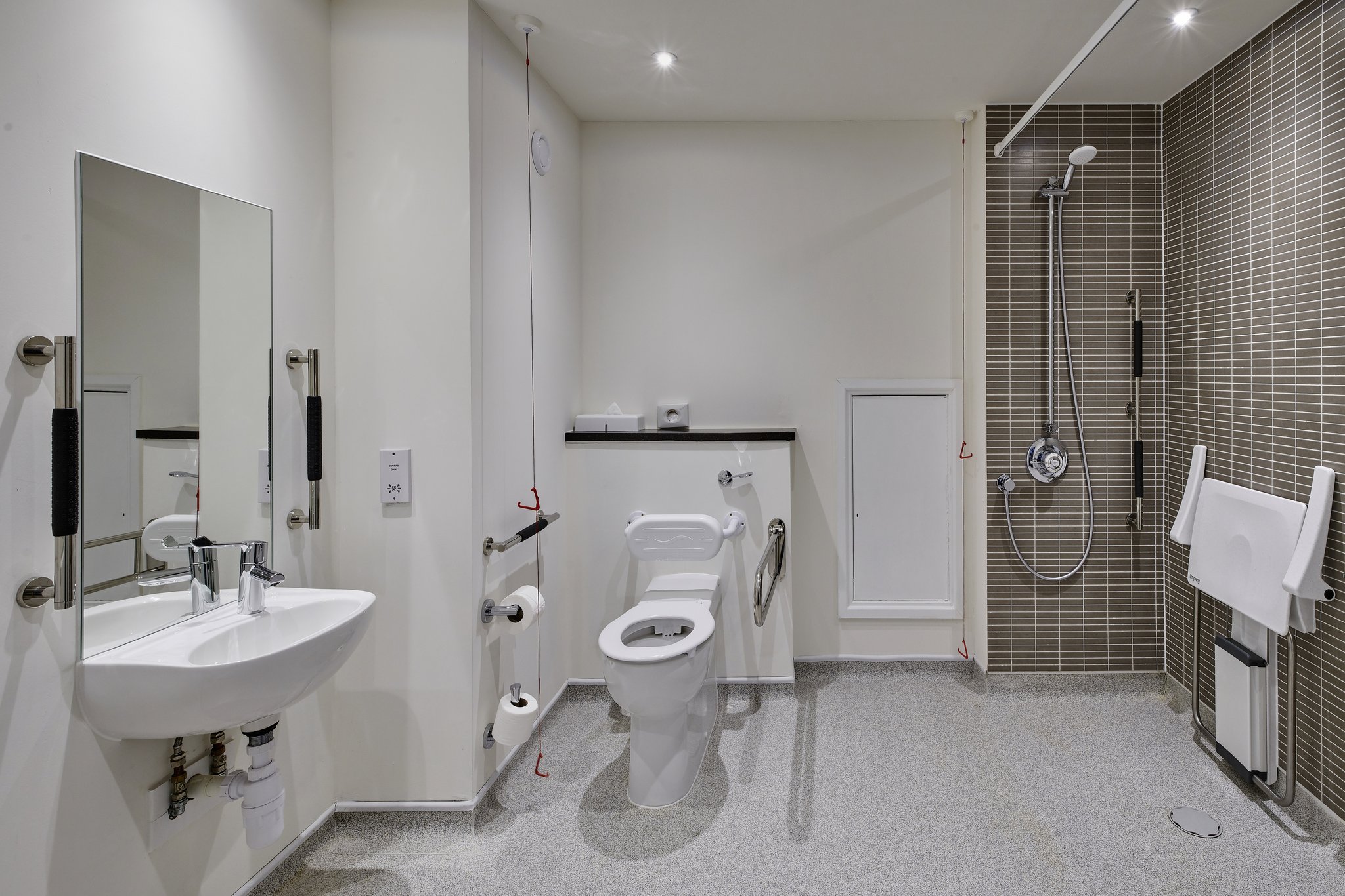 Holiday Inn Haydock M6 Jct23 - Tap to explore photos