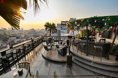 San Grand Hotel Hanoi