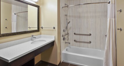 Staybridge Suites - Benton Harbor-St. Joseph Room Type - 1 Bedroom Suite Mobility Accessible Tub Staybridge Suites - Benton Harbor-St. Joseph Room Type - 1 Bedroom Suite Mobility Accessible Tub
