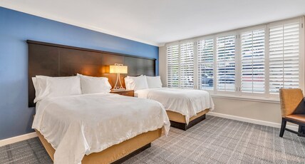Staybridge Suites SAVANNAH HISTORIC DISTRICT, an IHG hotel Room Type - 2 Dbl Studio Ste Mobil Access Roll Shwr