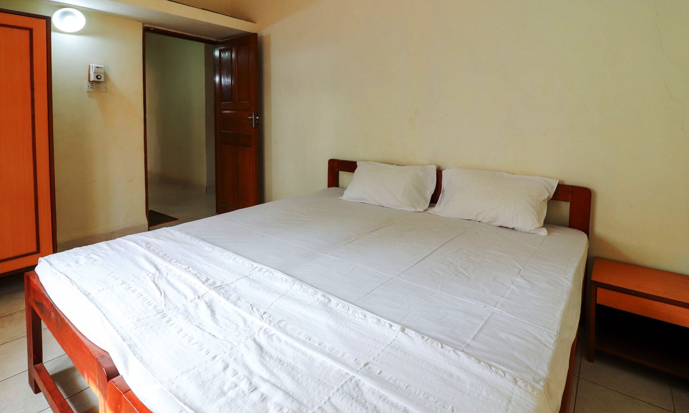 EMIDA Holiday Apartments - Tap to explore photos