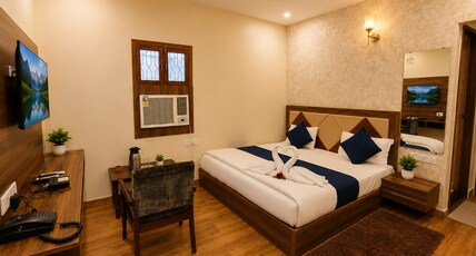 Hotel J K International Room Type - Super Deluxe Room