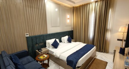Shree Aaradhya Suites Hotel Room Type - Luxury Suite Room