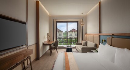 Manohari Tea Trails & Resort Dibrugarh Room Type - Manor King Room with Balcony