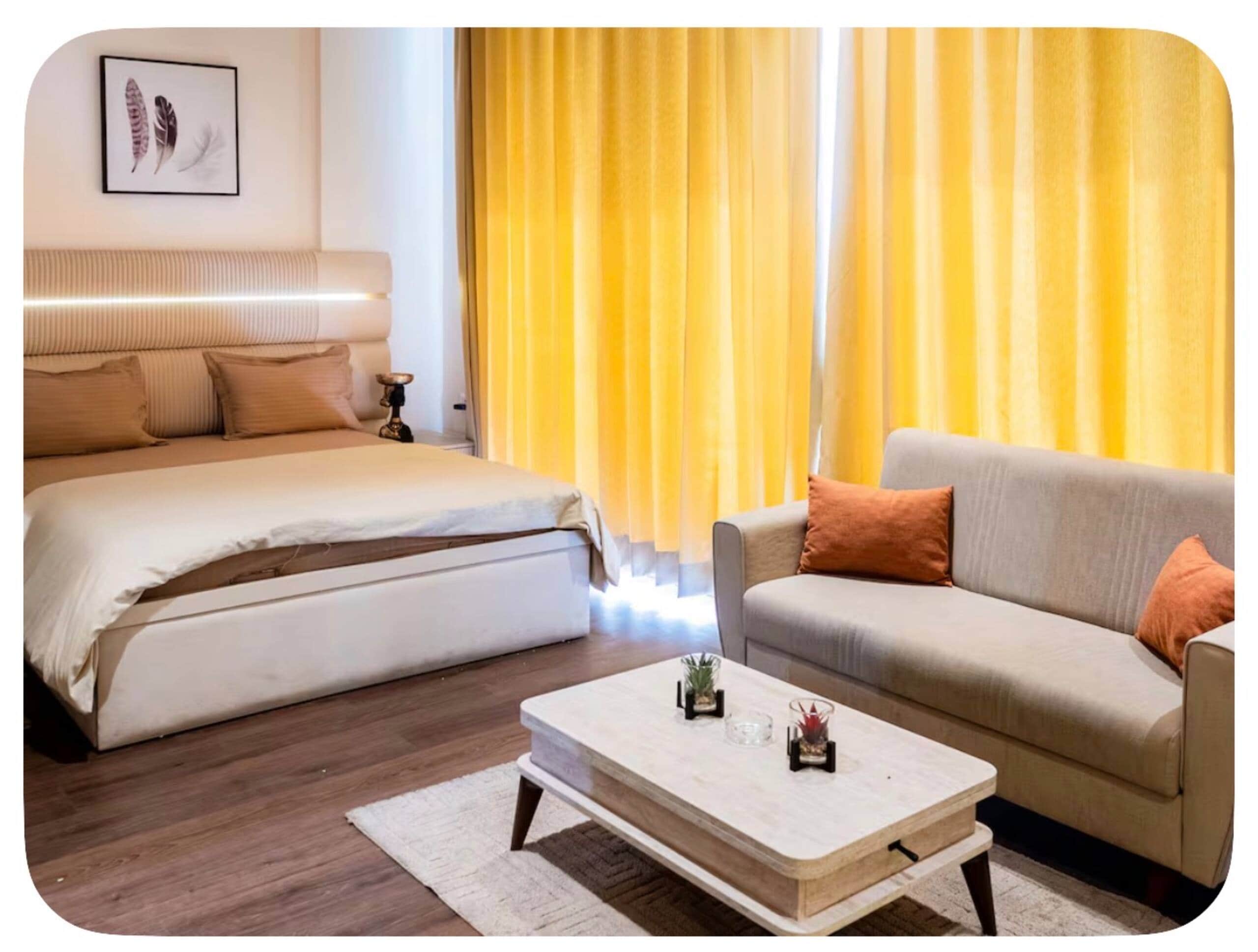 20 Mins to IGI Modern Apartment with Party Deck - Tap to explore photos