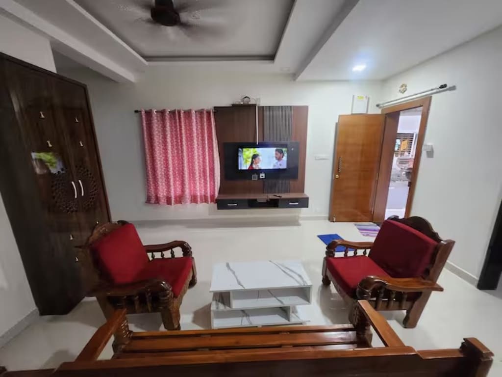 Holiday Home Madurai - Duplex Villa Umachikulam - Tap to explore photos