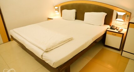 Blue Diamond The Hotel Room Type - SUPERIOR CORPORATE ROOM WITH COMPLIMENTARY WIFI (Double or Twin bed)