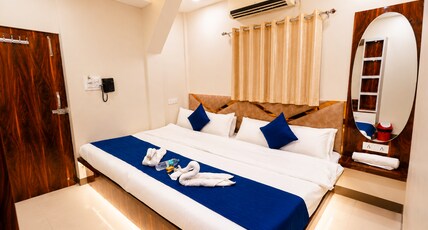 Hotel Aagman Palace | Near Mahakal Temple. Room Type - Premium Family Room