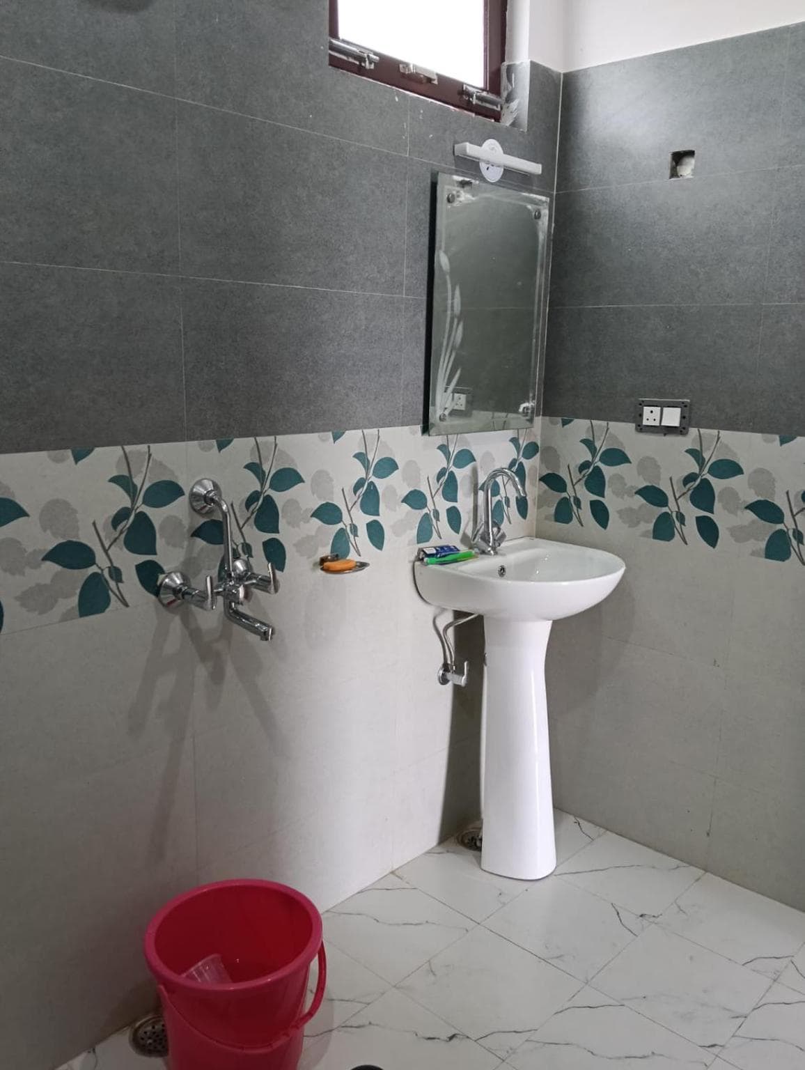 Apple Hilltop Homestay - Tap to explore photos