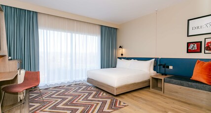 Hampton by Hilton Blackburn Room Type - QUEEN ACCESSIBLE ROOM