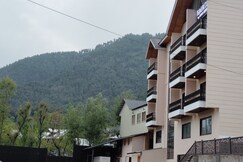 EMROZ KINGS RESORT