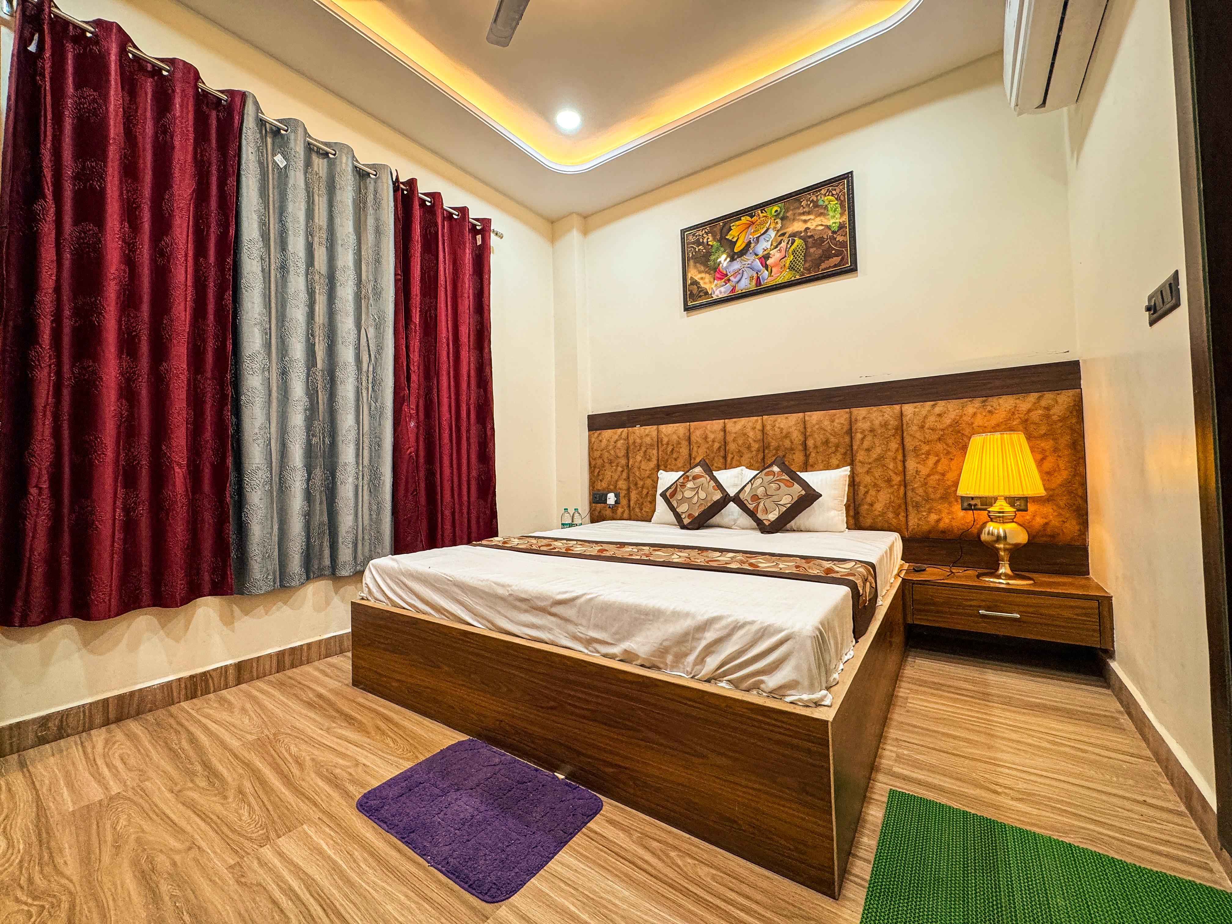 Hotel Kalindi Kunj - Tap to explore photos