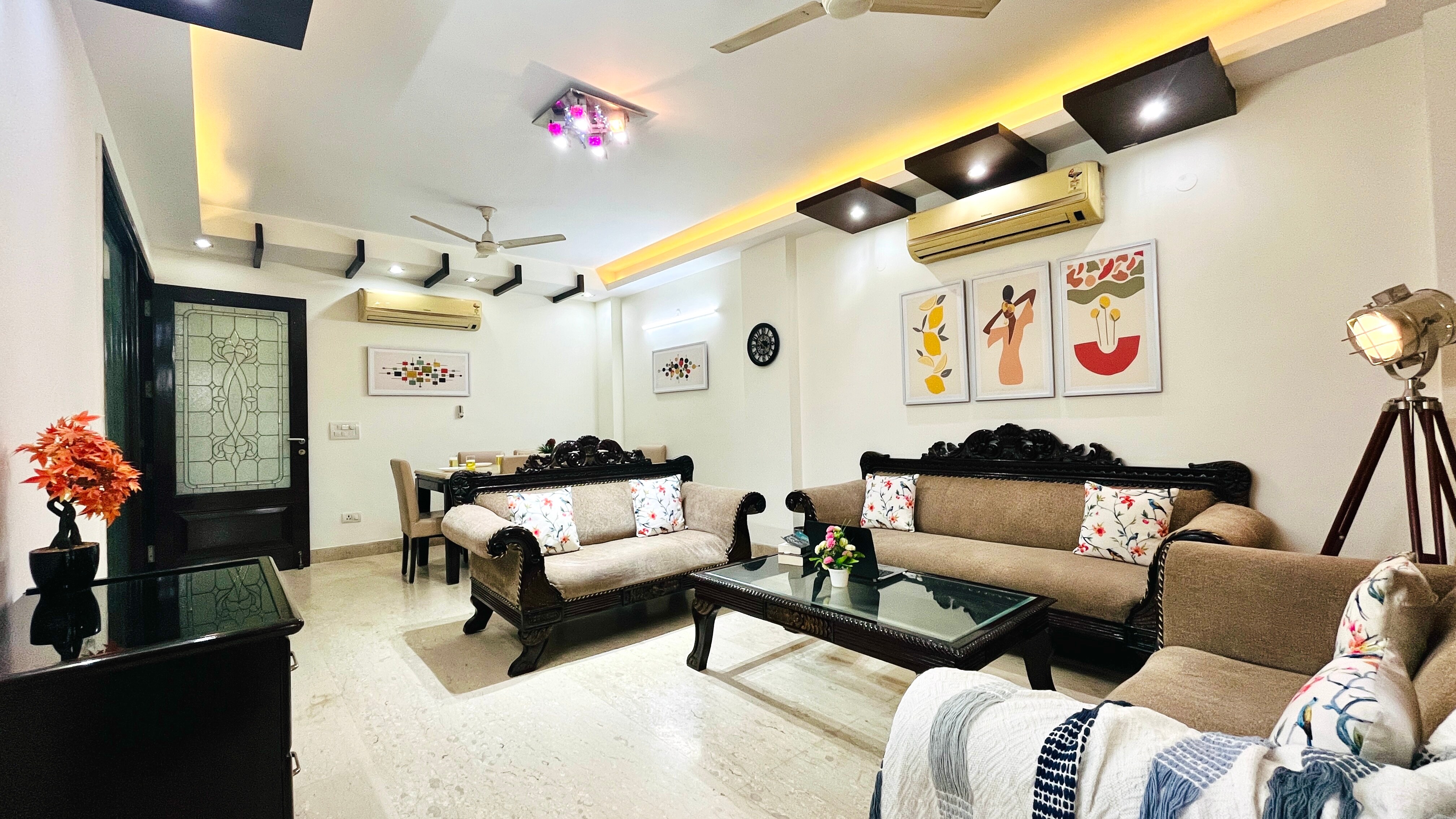 BluO Park Facing 3BHK - Balcony, Lift, Parking - Tap to explore photos