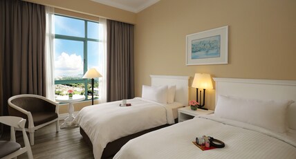 Berjaya Penang Hotel Room Type - Superior (King / Twin) - Child Sharing Bed Berjaya Penang Hotel Room Type - Superior (King / Twin) - Child Sharing Bed