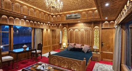 Harmukh Houseboat by Stay Pattern Room Type - Luxury Heritage Suite with Private Deck