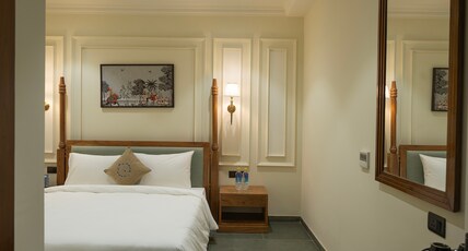 Akhyana Hotel Near Unitech Cyber Park Room Type - Standard Room