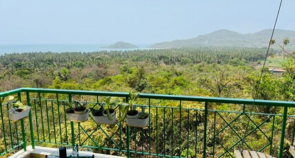 The Nautical Nest Goa Room Type - Nautical Nest - Marina Bay - Sea & Mountain view