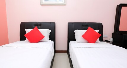 OYO 714 Arina Hotel Room Type - Deluxe Twin