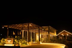 THE FOX RESORT