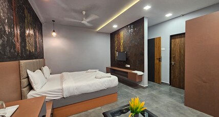 Hotel Happy Stay AC/ Non AC Rooms Room Type - Super Deluxe Non AC Room