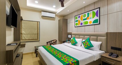 Treebo Bombay Palace Room Type - Economy Room