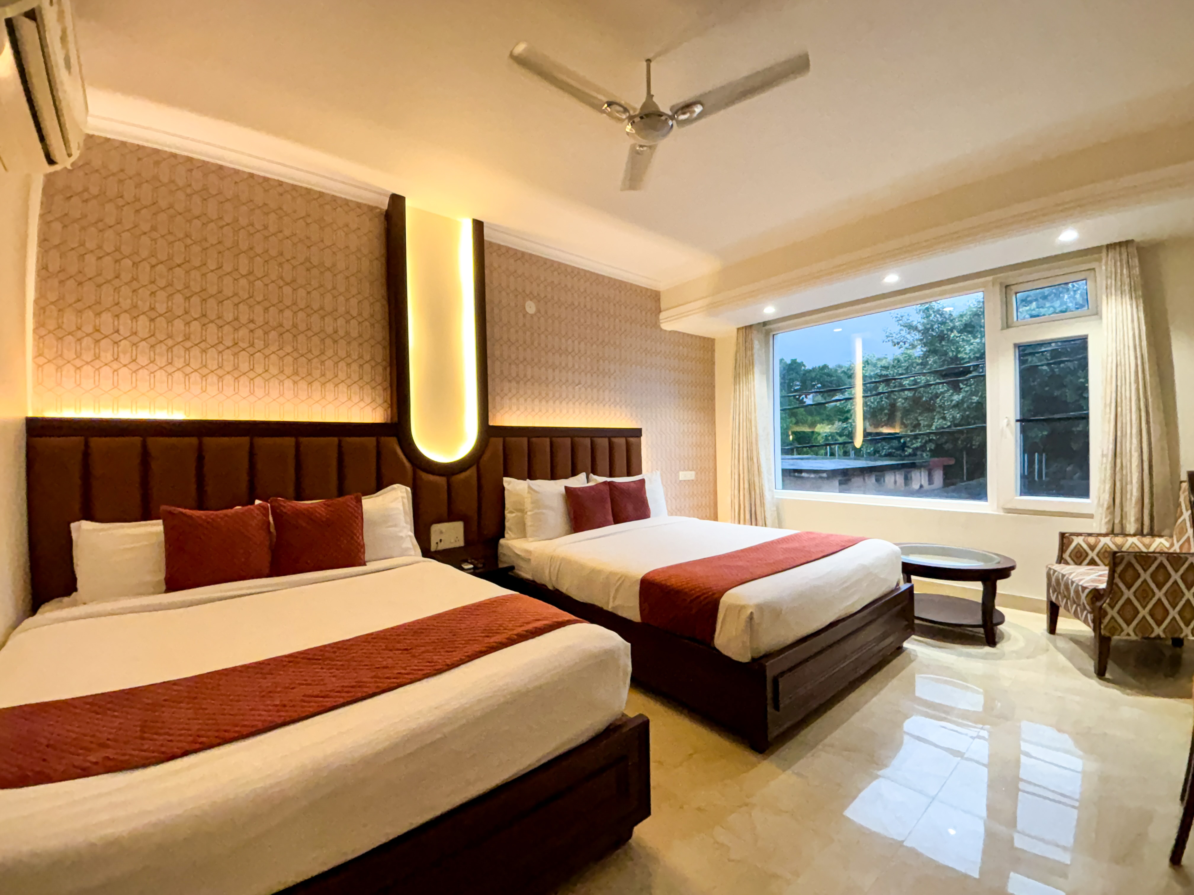 Hotel Green View (Behind Pramarth Niketan) - Tap to explore photos