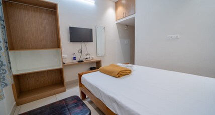 A.S.K Inn Room Type - Dekuxe Non AC