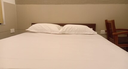 LEMON RESIDENCY By Chungath Room Type - Double Room Deluxe Non AC