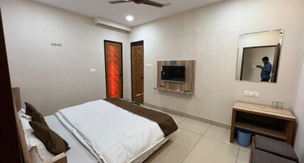 HOTEL PRAKASH Block 1 Room Type - Deluxe Non Ac Room