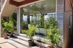 Chola Lakeview Stay Inn | Rooms & Caretaker