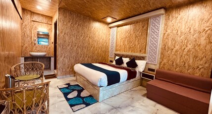Hotel Om Radhey Room Type - Mountain View Triple Sharing Room