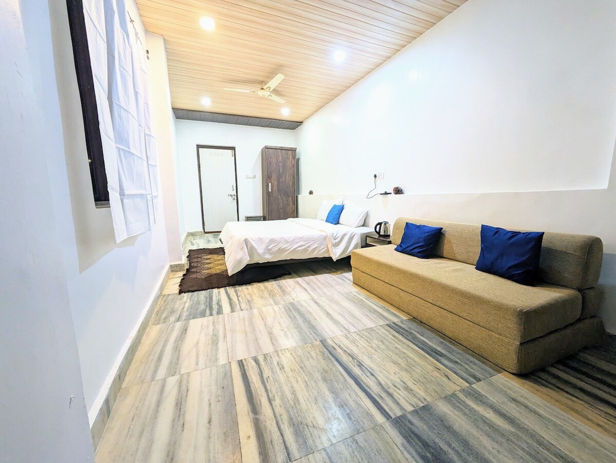 Valley Nest for 4 12PAX Mount Abu - Tap to explore photos