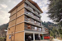 Navaura Stays & Cafe, Old Manali