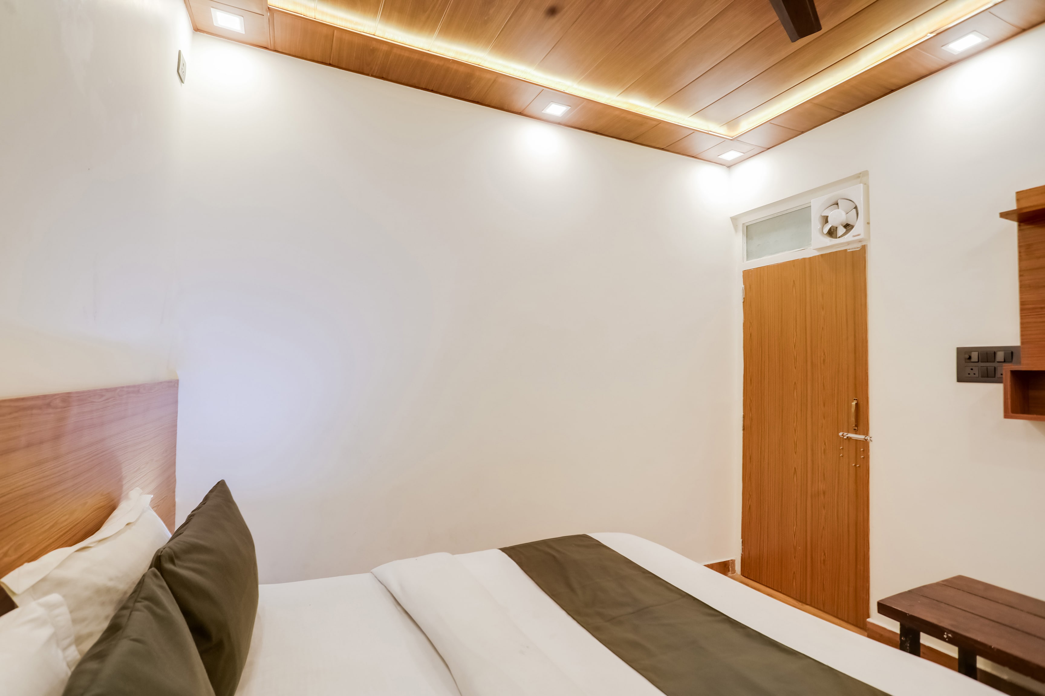 Hotel O Classic Home Stay - Tap to explore photos