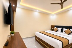 Hotel R.K. Palace near Banke Bihari Temple