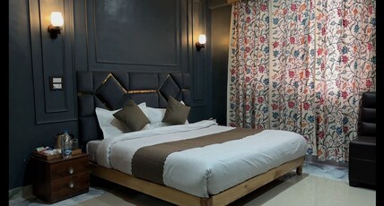 King Palace Hotel & Restaurant Room Type - Premium Room With Mountain View