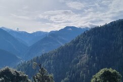 Whispering Pines Treehouse