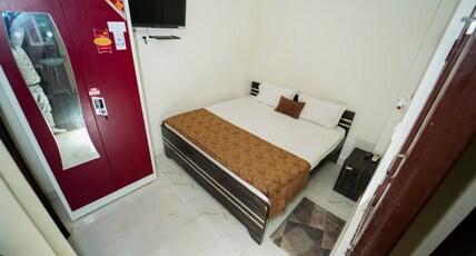 Krishna Kunj Homestay Room Type - Budget Couple Room ll Deluxe Room 102 ll