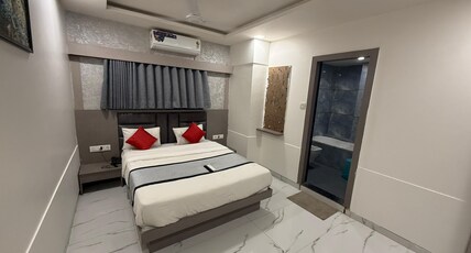 hotel n s residency Room Type - Deluxe room