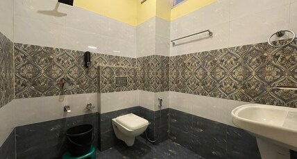 Singh Saab Rooms & Cafe Room Type - Budget Double Room