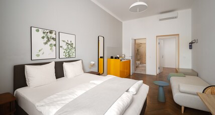 Limehome Prague Muza Room Type - Queen Room With Sofa Bed
