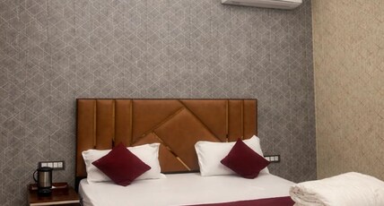 Hotel Viraj Anaaj Mandi Panipat Room Type - Deluxe Room