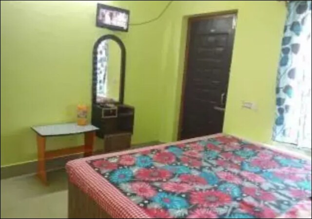 HOTEL OASIS - Tap to explore photos